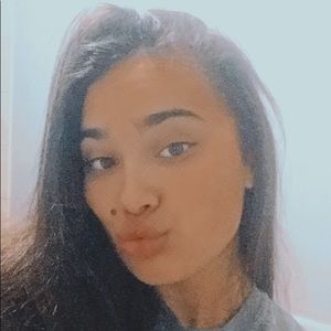 Meet your Posher, Ella